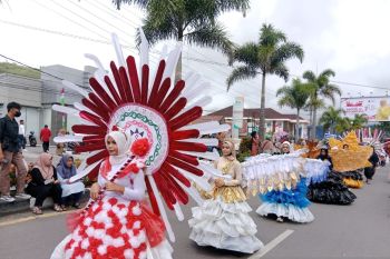 Ribuan peserta meriahkan pawai budaya HUT ke 78 RI di Takengon