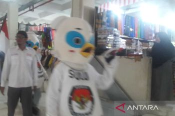 KPU  Temanggung sosialisasikan Pemilu 2024 di pasar tradisional
