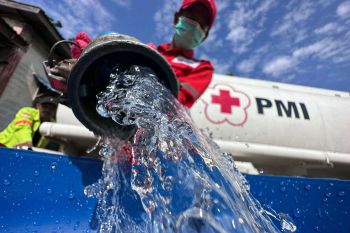 PMI Kalbar bantu kebutuhan air bersih bagi masyarakat