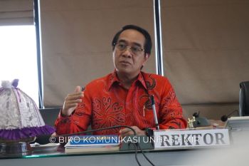 Unhas serahkan beasiswa dari dana abadi kepada 120 mahasiswa