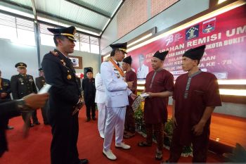 445 Warga Binaan Bukittinggi mendapat remisi kemerdekaan, tiga langsung bebas
