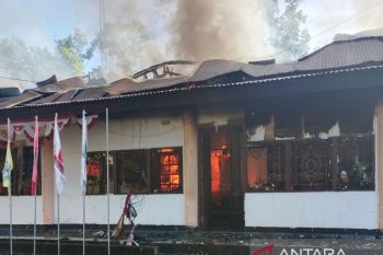 Kantor Distrik Fakfak Tengah Papua alami kebakaran