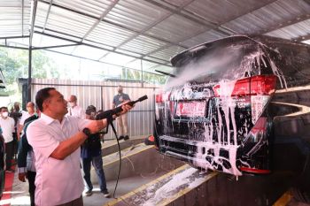 Wali Kota Surabaya entas kemiskinan lewat padat karya