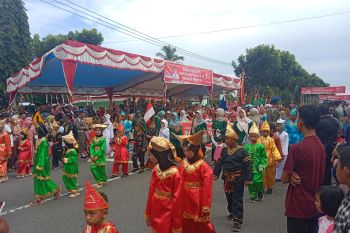 Pawai alegoris HUT RI di Agam tampilkan kebudayaan