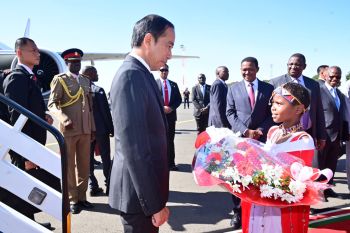 Presiden Jokowi tiba di Kenya Afrika