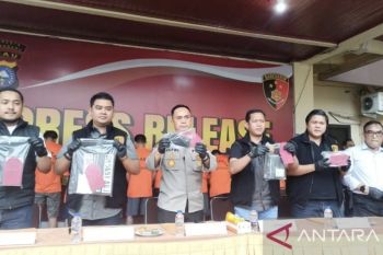 Polisi ringkus 10 tahanan Polsek Rumbai kabur