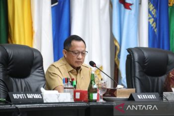 Mendagriminta pemda salurkan bansos dan optimalkan penggunaan BTT