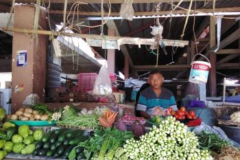 Harga kebutuhan pokok di Kota Kupang relatif alami penurunan