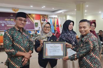 KPU Kampar terima penghargaan terbaik 1 pelaksana Kirab Pemilu 2024
