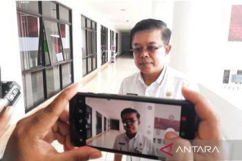 Pemkot Tanjungpinang salurkan bantuan bibit ayam kampung