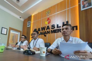 Komisioner Bawaslu Meranti punya saudara pengurus parpol