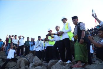 Jembatan penghubung dua kecamatan di Loteng mulai dikerjakan