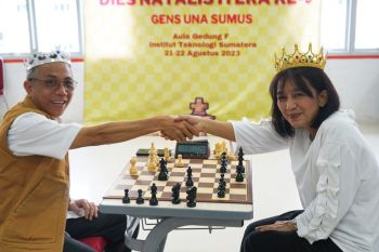 Meriahkan dies natalis ke-9 Itera, rektor dan wakil rektor tanding catur