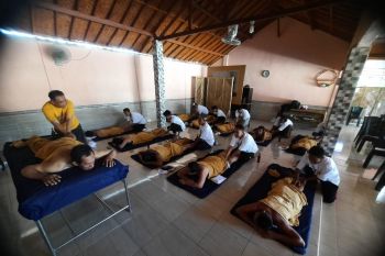 Bakti BCA dukung layanan pijat kesehatan &amp; Spa di Desa Wisata Hijau Bilebante