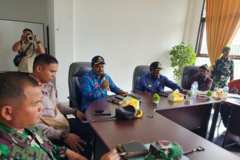 Bupati Nduga bangun pos pengamanan sepanjang jalur Kenyam