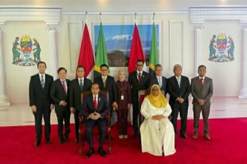 Disaksikan Presiden Jokowi, PLN teken kerja sama dengan TANESCO di Tanzania