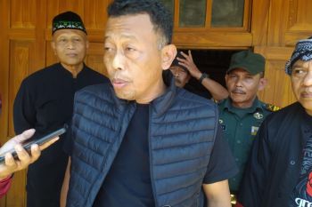 KPK bawa Bupati Ponorogo Sugiri Sancoko dan enam orang hasil OTT ke Jakarta