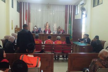 Tiga pelaku perdagangan orang disidangkan
