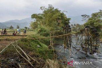Kincir air atasi kekeringan di lahan pertanian