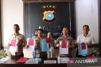 Seorang ibu yang masih menyusui jadi tersangka korupsi di Meranti