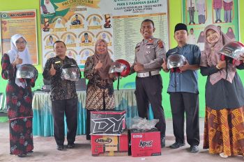 Satlantas Polres Pasaman Barat sosialisasikan tertib berlalu lintas ke sekolah