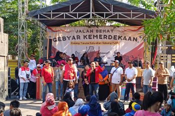 PDIP Surabaya kenalkan Ganjar ke warga lewat jalan sehat