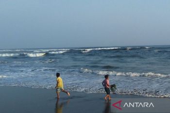 Gelombang tinggi berpotensi terjadi di laut selatan Jabar-DIY