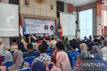 KPU melarang penyelenggara pemilu merangkap kerja di lembaga survei