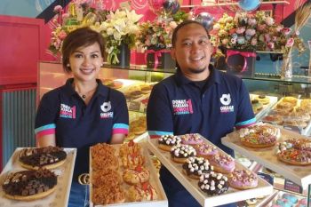 Donat premium raksasa Omaga asal Yogyakarta diluncurkan