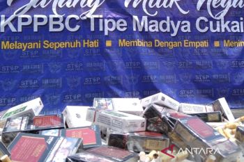 Bea Cukai Kudus catat penerimaan cukai rokok  capai Rp22,21 triliun