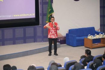 Program Sleman Pintar memberi beasiswa 132 mahasiswa keluarga miskin