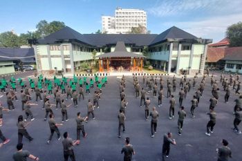 Korem 131/Santiago jalin silaturahmi pimpinan dan anggota lewat olahraga