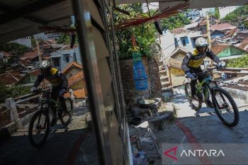 Kejuaraan Gajahmungkur Ultimate Urban Downhill 2023 di Semarang
