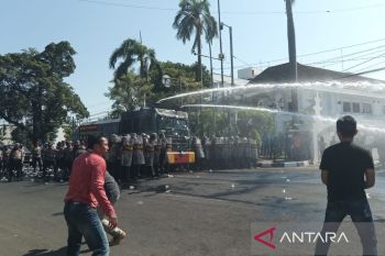 Polres Cirebon Kota simulasi pengamanan konflik pemilu