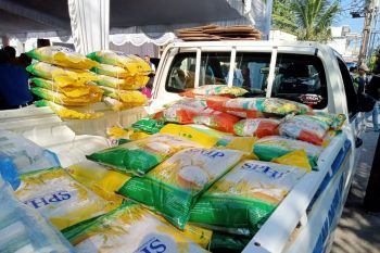 Pemkot Mataram menyalurkan bantuan beras cadangan pangan