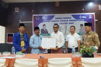Peradi Padang dan APRI Wilayah Sumbar teken kerja sama