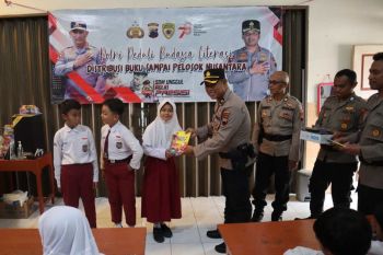 Polres Wonosobo salurkan 1.015 buku ke sekolah