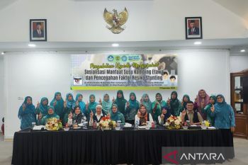 Dosen Universitas Baiturrahmah dan TP-PKK Padang Panjang Kenalkan Produk Inovasi Yogurt Dadiah Etawa (YODIWA) untuk Penanggulangan Stunting