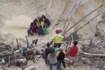 Seorang penambang emas tewas tertimbun longsor di Riau