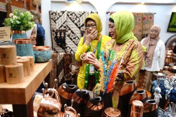Perajin  kriya Jawa Tengah bangga ikuti Kriyanusa 2023 di Jakarta
