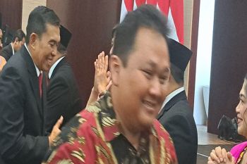 Perum Bulog NTT minta masyarakat awasi penjualan beras