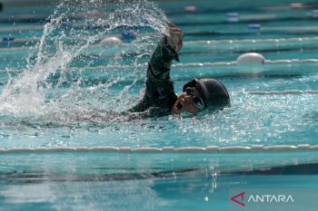 Lomba renang militer Korps Marinir