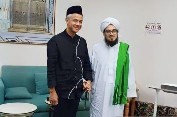 Ganjar Pranowo "ngalap berkah" Sayyid Ahmad bin Muhammad Al Maliki di Arab Saudi