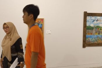 Ratusan karya seni ditampilkan dalam pameran "Gegandengan" di TBY