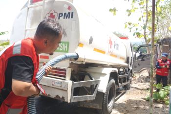 PMI DIY menyalurkan 1,265 juta liter air bersih ke wilayah kekeringan