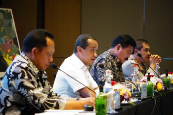 Bahlil pastikan hak warga Rempang terpenuhi dan rencana investasi tetap berjalan
