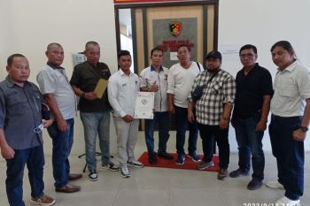 Berupaya seret terduga penghina wartawan Bengkalis ke meja hijau, AWD dibantu Megawaty