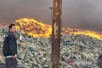 TPA Jatibarang Semarang dilanda kebakaran