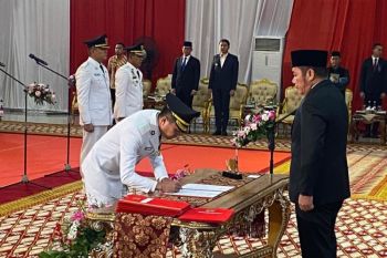 Gubernur lantik tujuh penjabat bupati  dan wali kota di Sumsel