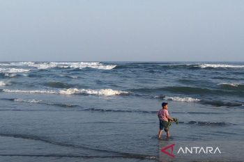 BMKG: Gelombang tinggi masih  berpotensi di laut selatan Jabar-DIY